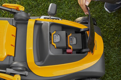 Stiga Akku-Rasenmäher Collector 136e Vorteils-Set mit Trimmer GT 100e - inkl 2x Akku 20v/2Ah und 2x LG C 215 M